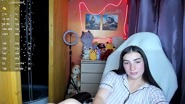 Snapshot of Fiery_Brunette_ chatting on 09/18/25, 09:45 Fiery Brunette  online show from 09/18/25, 09:45