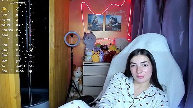 Snapshot of Fiery_Brunette_ chatting on 09/30/25, 07:14 Fiery Brunette  online show from 09/30/25, 07:14