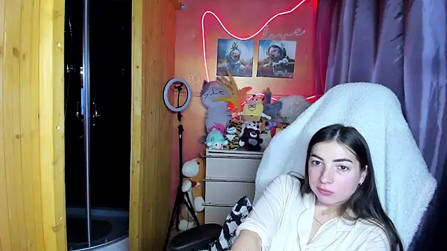 Fiery Brunette  online show from 04/25/26, 04:59