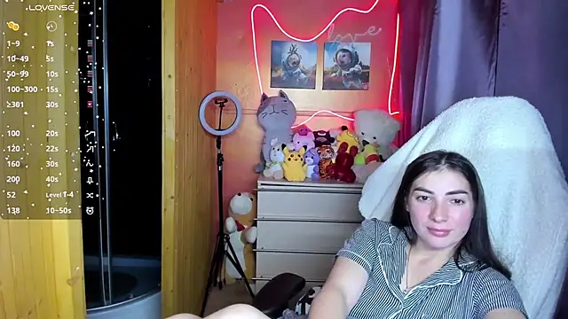 Snapshot of Fiery_Brunette_ chatting on 10/13/25, 05:42 Fiery Brunette  online show from 10/13/25, 05:42