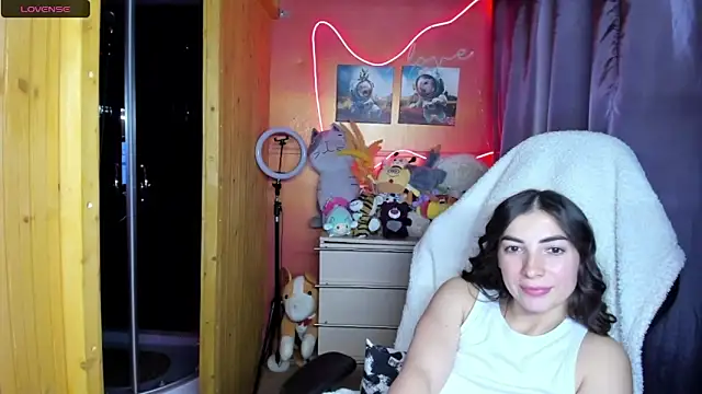 Fiery Brunette  online show from 05/23/26, 04:39