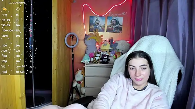 Fiery Brunette  online show from 03/13/26, 05:23