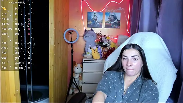 Snapshot of Fiery_Brunette_ chatting on 09/26/25, 12:01 Fiery Brunette  online show from 09/26/25, 12:01