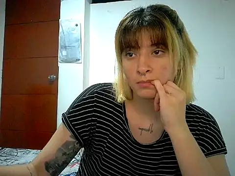 Mia foster1 online show from 05/14/26, 02:08