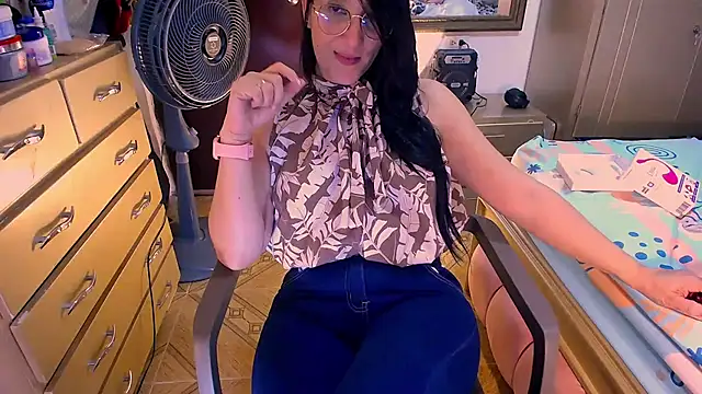 BitterMomXxx online show from 12/05/24, 03:53