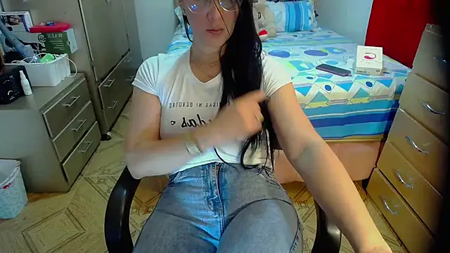BitterMomXxx online show from 02/25/25, 02:04