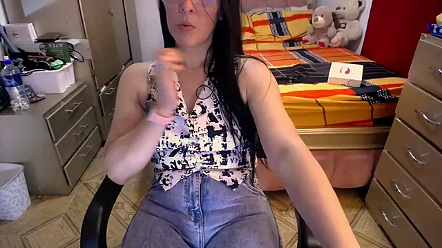 BitterMomXxx online show from 03/12/25, 12:53