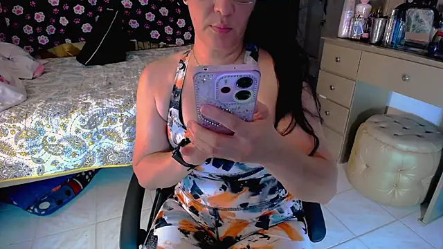 BitterMomXxx online show from 04/18/26, 03:09