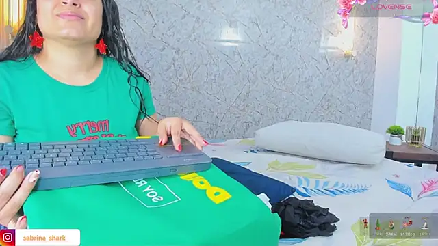 sabrina shark  online show from 12/05/25, 02:43