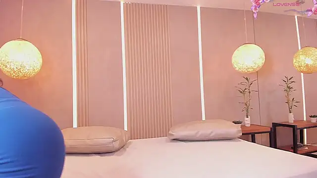 sabrina shark  online show from 03/10/26, 02:15