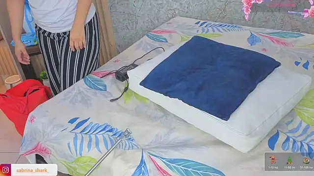 sabrina shark  online show from 12/19/25, 01:42