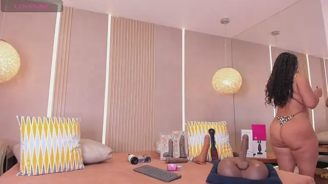 sabrina shark  online show from 04/07/26, 12:01