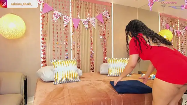 sabrina shark  online show from 02/11/26, 02:22