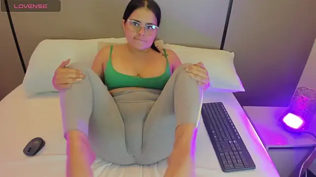 ayla13  online show from 04/15/26, 07:58