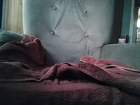 SharpCouple98 online show from 10/25/25, 06:01