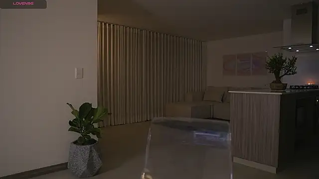 Daihanwatson  online show from 12/17/25, 12:59