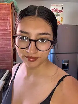 Snapshot of Sexyedith09 chatting on 03/31/26, 05:04 Sexyedith09 online show from 03/31/26, 05:04