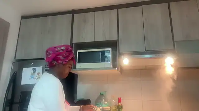 ChocolateCakeQueen online show from 02/15/26, 03:18