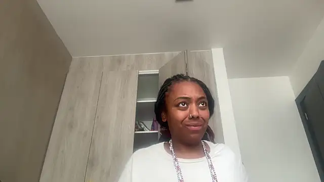 ChocolateCakeQueen online show from 03/10/26, 07:51