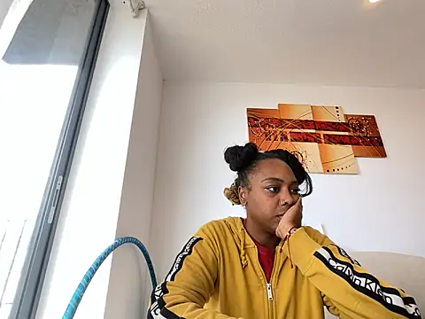 ChocolateCakeQueen online show from 12/22/25, 07:58