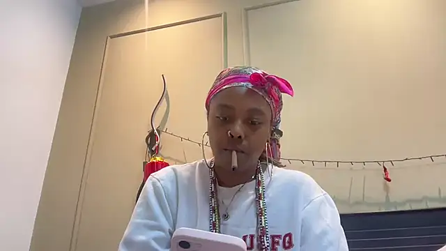 Snapshot of ChocolateCakeQueen chatting on 03/02/25, 11:39 ChocolateCakeQueen online show from 03/02/25, 11:39