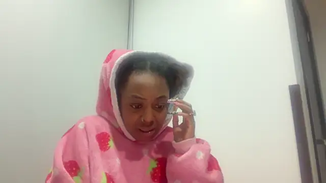 ChocolateCakeQueen online show from 01/12/26, 10:33