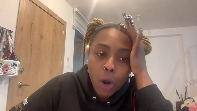 ChocolateCakeQueen online show from 10/30/25, 12:20