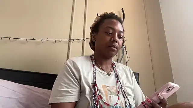 Snapshot of ChocolateCakeQueen chatting on 03/11/25, 04:29 ChocolateCakeQueen online show from 03/11/25, 04:29