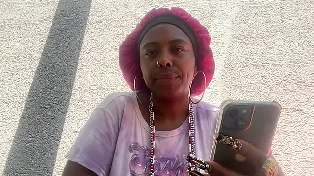 ChocolateCakeQueen online show from 11/11/25, 04:35