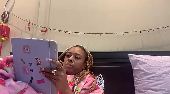 Snapshot of ChocolateCakeQueen chatting on 03/16/25, 10:53 ChocolateCakeQueen online show from 03/16/25, 10:53
