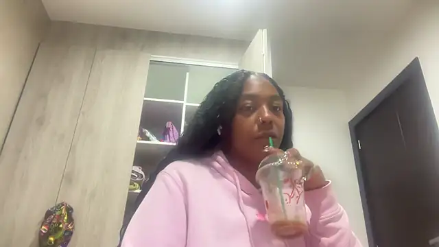 ChocolateCakeQueen online show from 03/10/26, 12:36