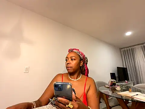 ChocolateCakeQueen online show from 12/03/25, 12:23