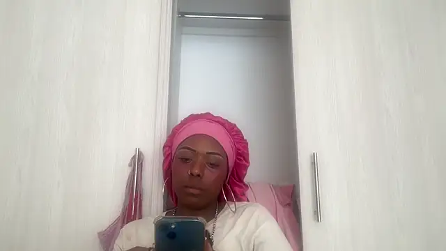 ChocolateCakeQueen online show from 12/18/25, 09:40