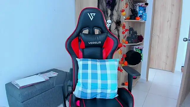  amanda seyfried19 online show from 10/23/25, 05:00