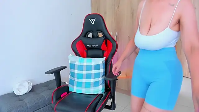  amanda seyfried19 online show from 04/09/26, 05:30