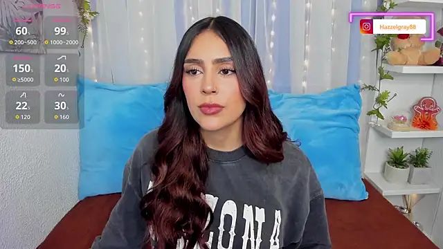 Snapshot of HazzelGray chatting on 10/24/25, 03:44 HazzelGray online show from 10/24/25, 03:44