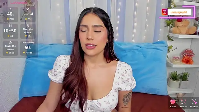 Snapshot of HazzelGray chatting on 09/18/25, 02:42 HazzelGray online show from 09/18/25, 02:42