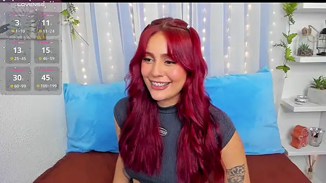 Snapshot of HazzelGray chatting on 12/13/24, 06:59 HazzelGray online show from 12/13/24, 06:59