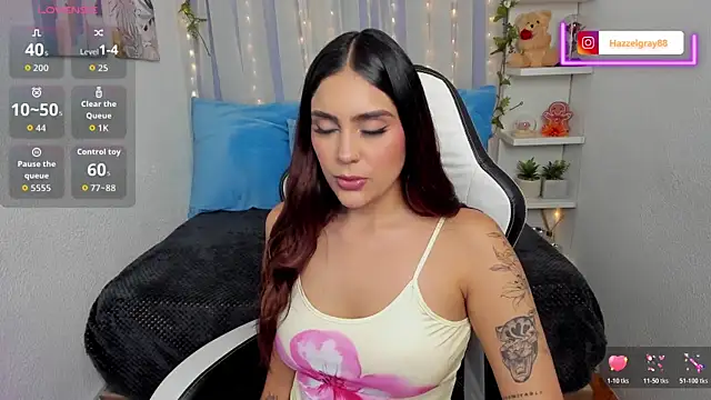 HazzelGray online show from 11/12/25, 04:00