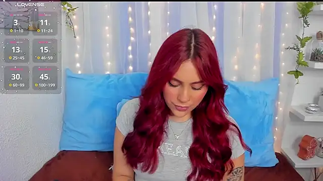 Snapshot of HazzelGray chatting on 12/05/24, 06:06 HazzelGray online show from 12/05/24, 06:06