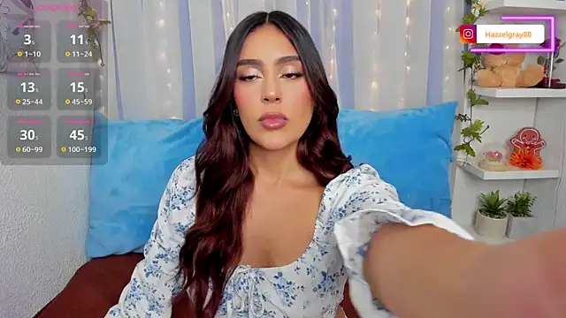 Snapshot of HazzelGray chatting on 10/17/25, 04:09 HazzelGray online show from 10/17/25, 04:09