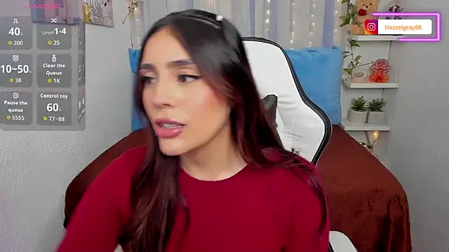 Snapshot of HazzelGray chatting on 09/20/25, 02:44 HazzelGray online show from 09/20/25, 02:44