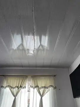 hannahb-e online show from 12/03/25, 05:23