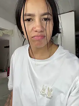 hannahb-e online show from 12/14/25, 06:46