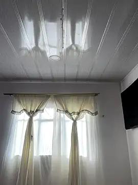 hannahb-e online show from 12/05/25, 01:10