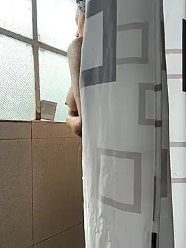 hannahb-e online show from 11/01/25, 02:44