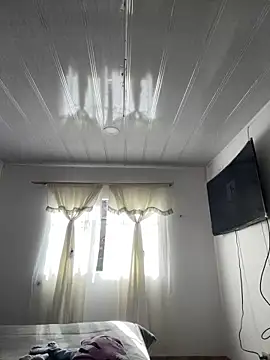 hannahb-e online show from 12/18/25, 01:48