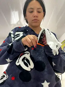 hannahb-e online show from 12/01/25, 06:20