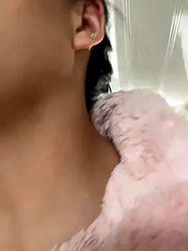 hannahb-e online show from 11/24/25, 01:11