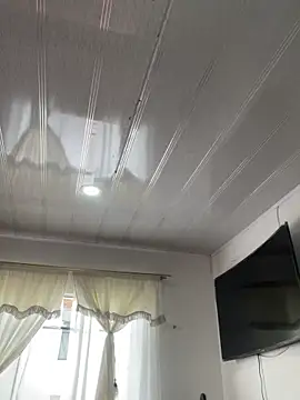 hannahb-e online show from 10/23/25, 08:07